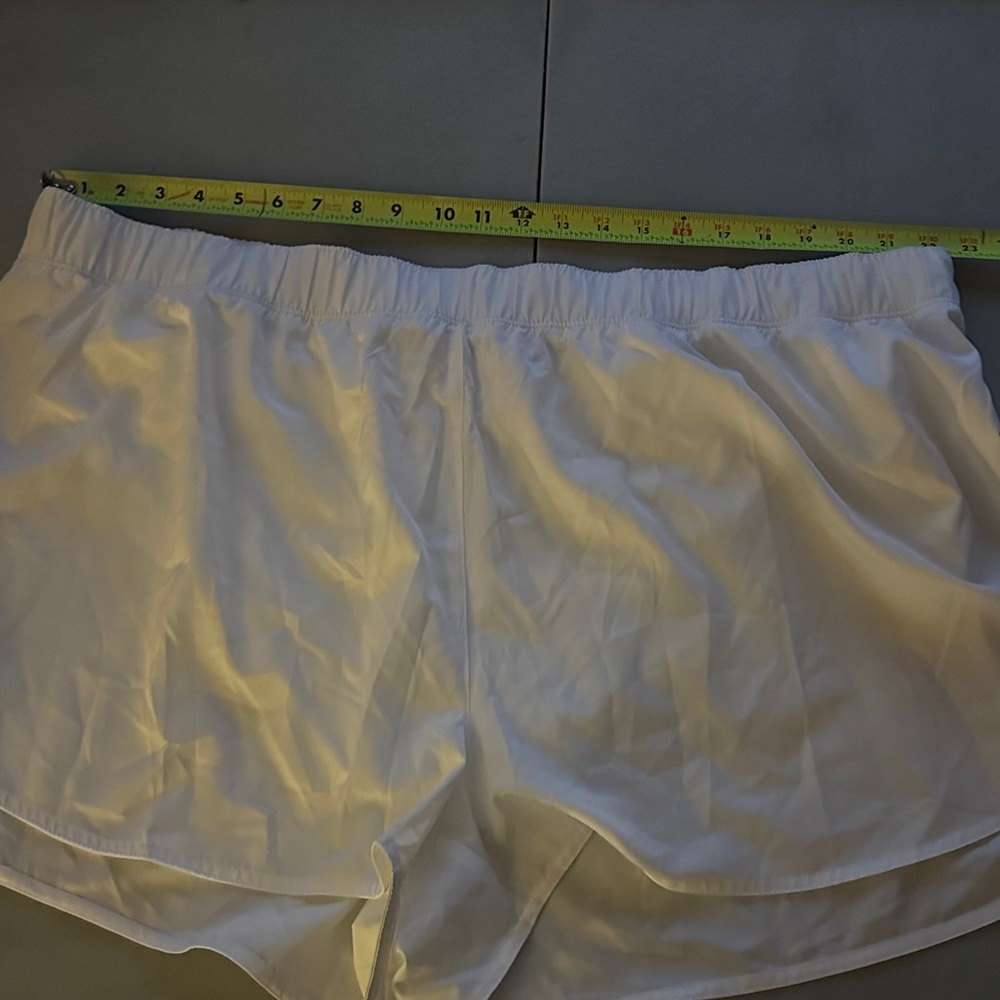 Old Navy White Athletic Shorts 3x